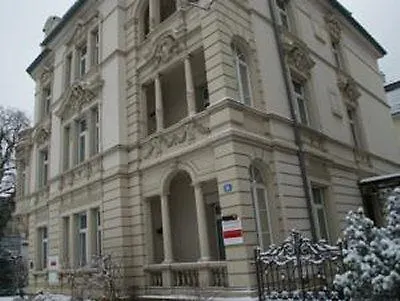지스트라세 드라이 쾨니그 아파트